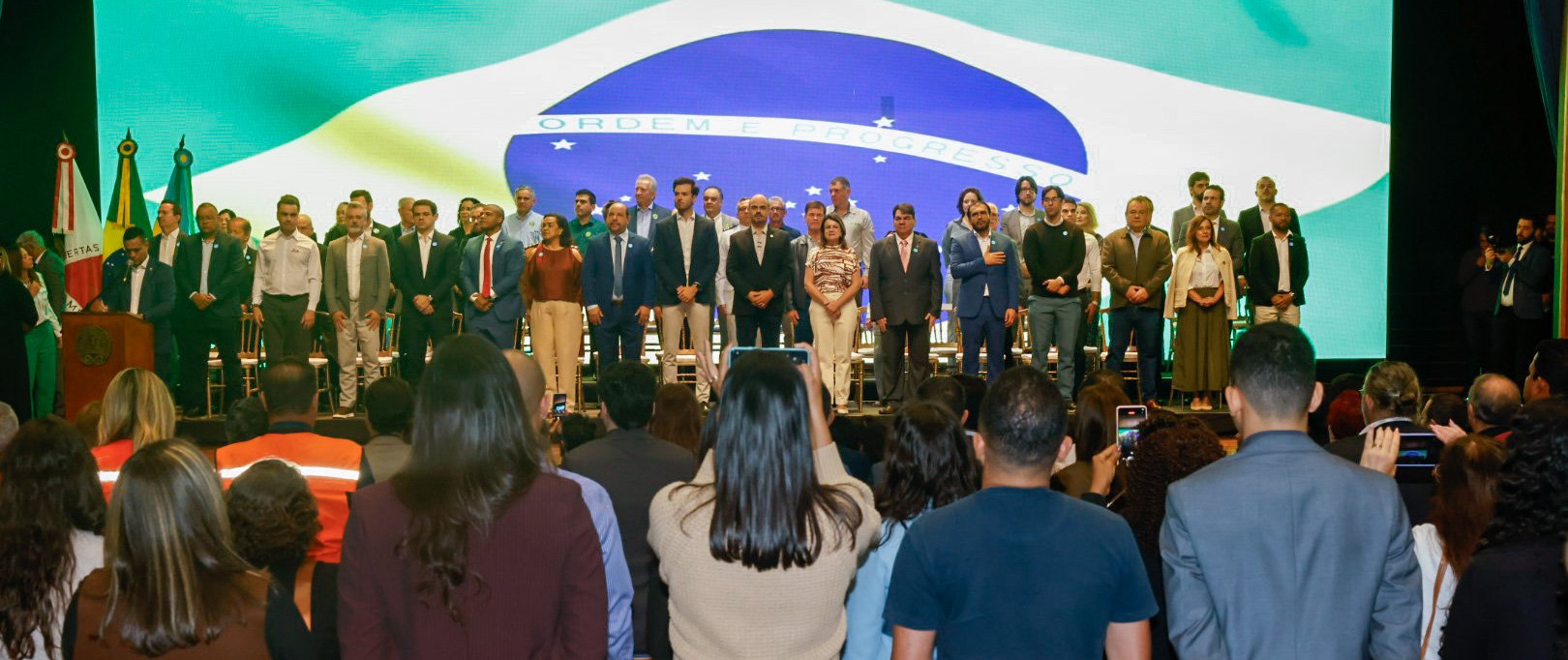 Governo de Minas lança guia para ampliar oportunidades de exportação da cachaça mineira