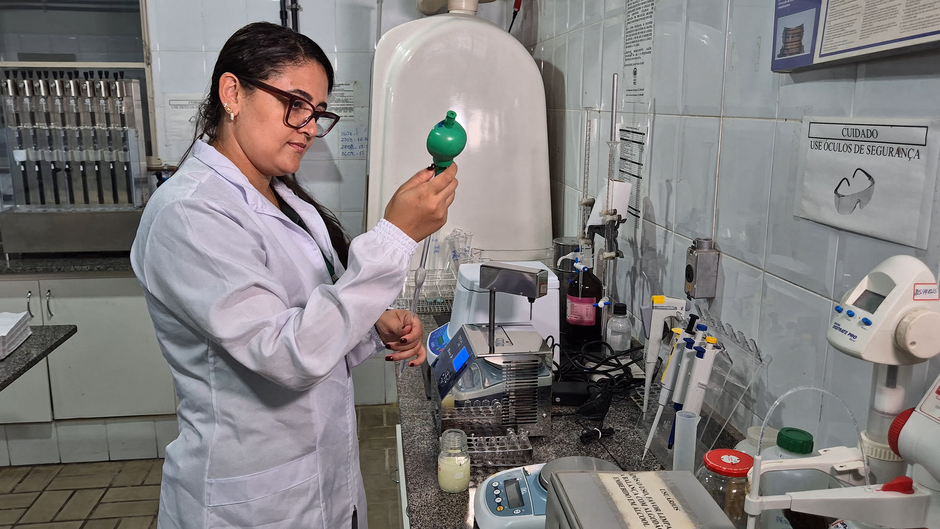 Estado lança edital para financiar laboratórios certificadores em Minas Gerais