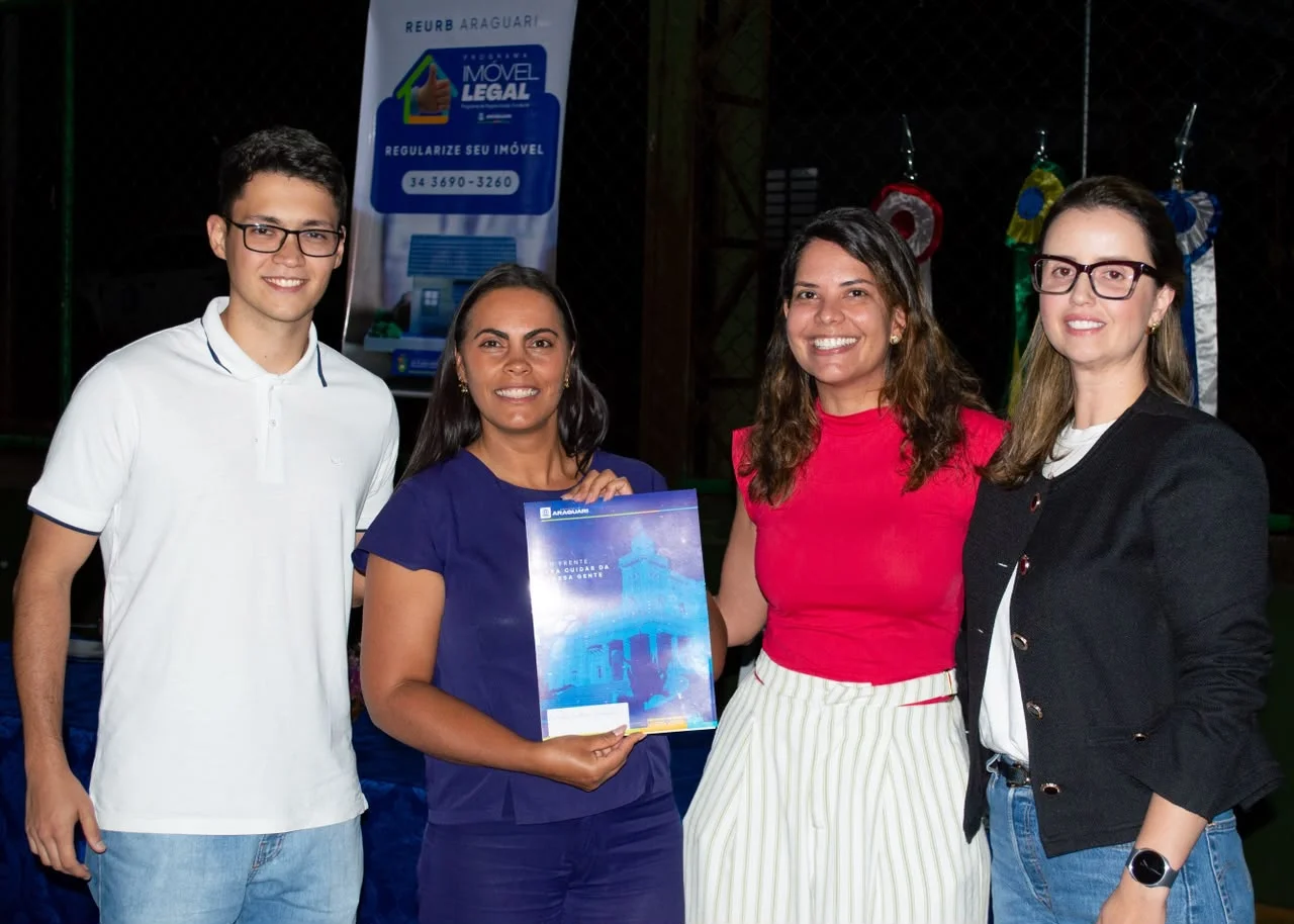 39 famílias de Araguari recebem títulos de regularização fundiária
